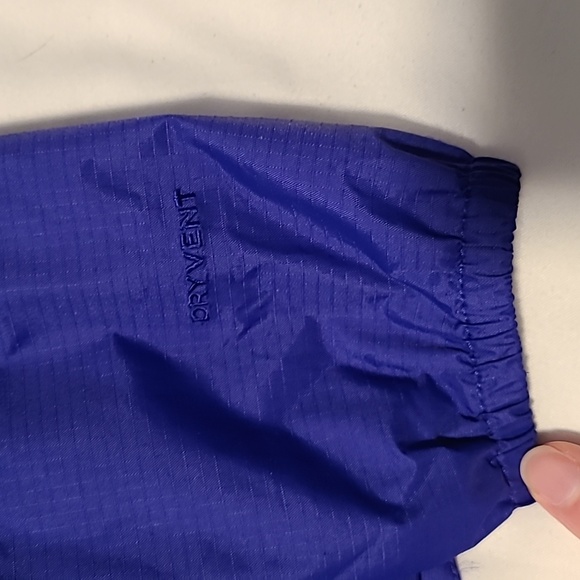 Toddler The North Face light weight jacket - Picture 3 of 9